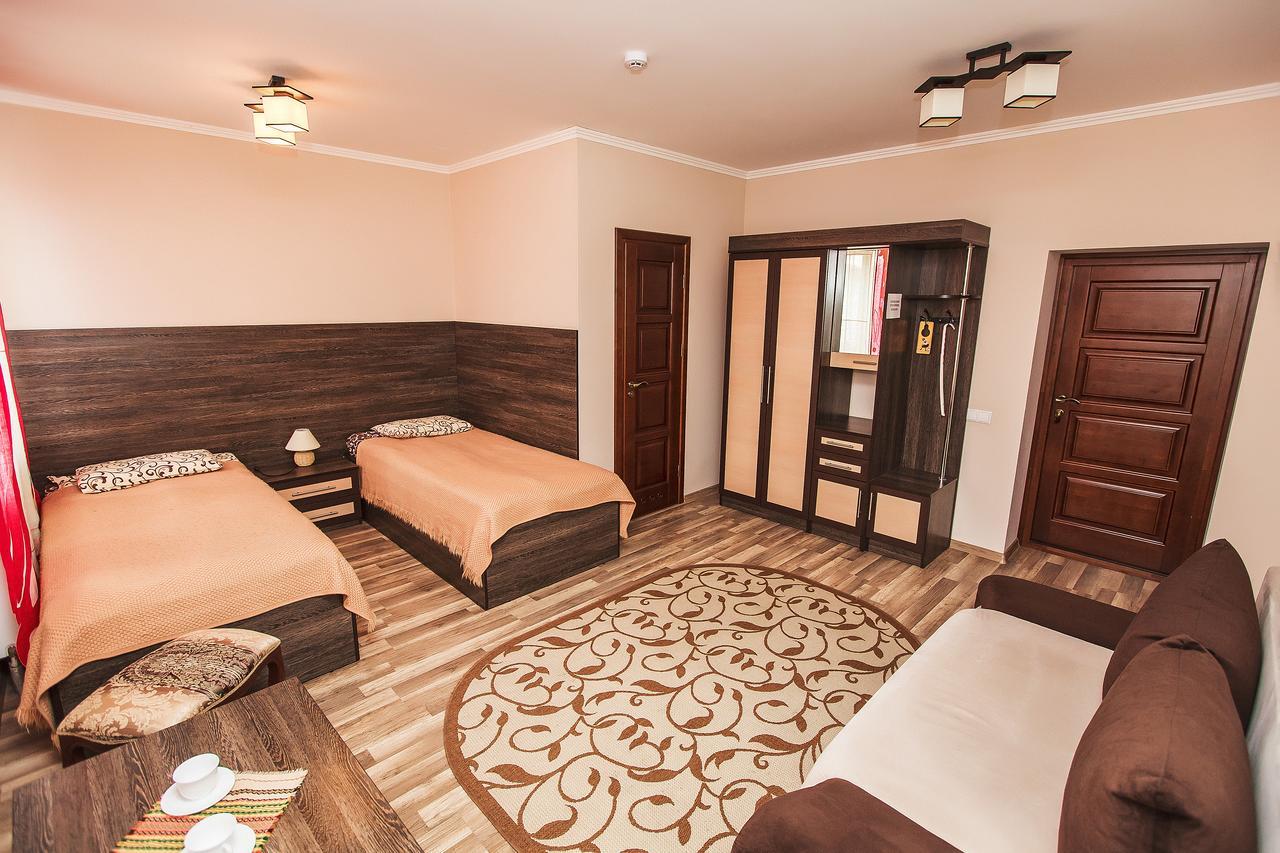 Slavyanskaya Hata Hotel Baranawitschy Exterior foto